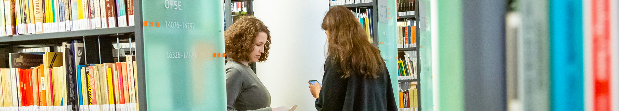 Bibliotheksnutzerinnen in der C3-Bibliothek